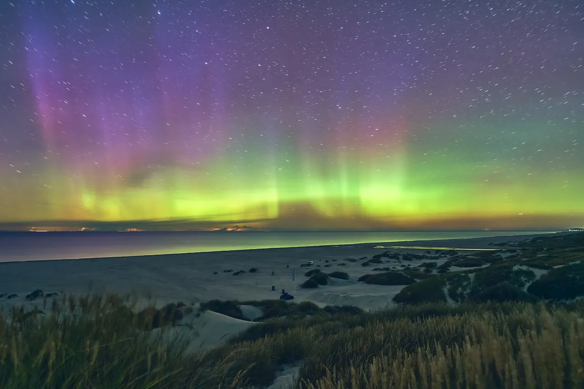 polarlicht über nordseestrand